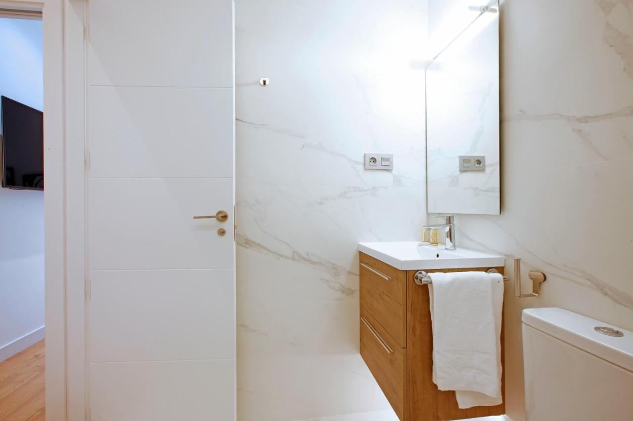 Tirso Suite Madri Exterior foto